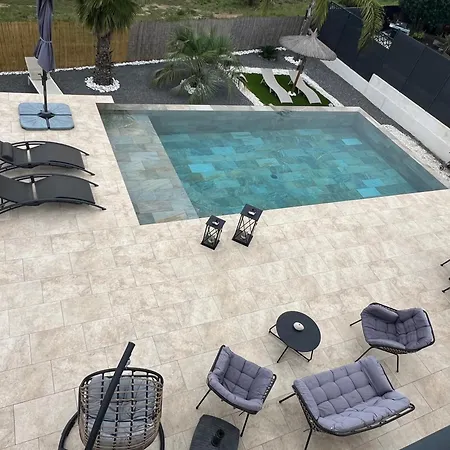 Privée Accès Piscine Couette-café *