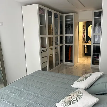 Couette-café Privée Accès Piscine *