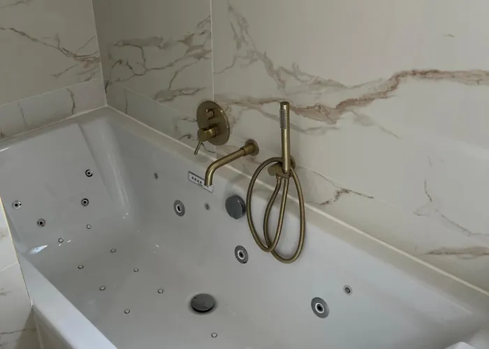 Alojamento de Acomodação e Pequeno-almoço Privee Acces Piscine *