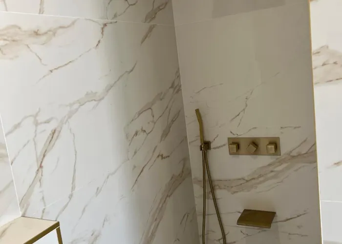 Alojamento de Acomodação e Pequeno-almoço Privee Acces Piscine