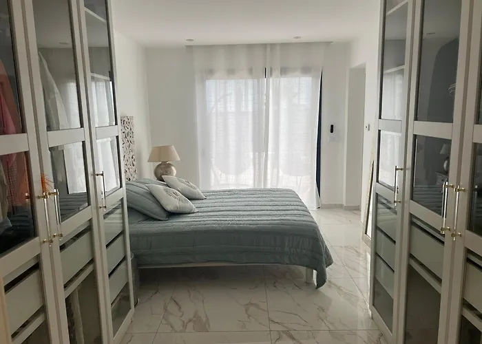 Privee Acces Piscine Pignan